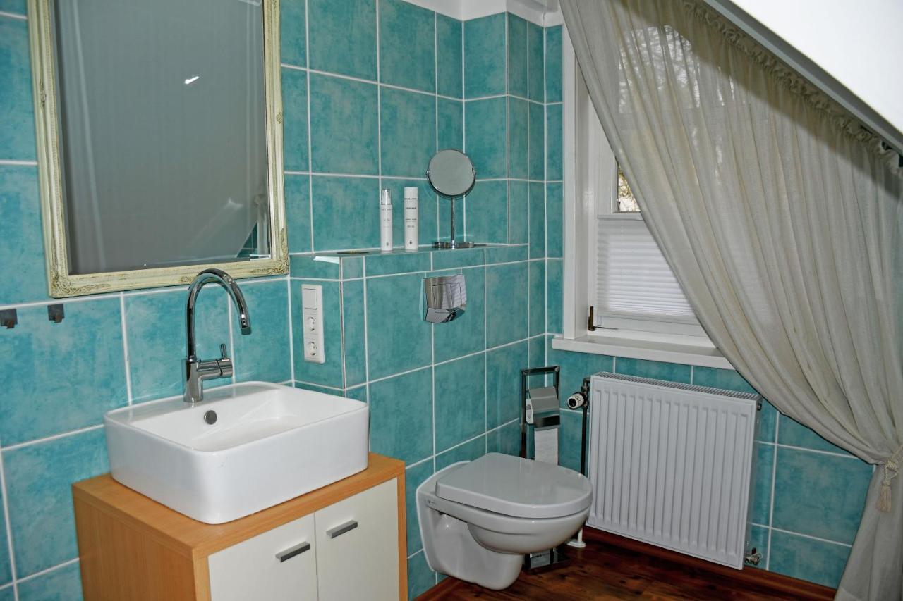Reetdachfachwerkvilla Am Wiesengrund Берген-ауф-Рюген Экстерьер фото